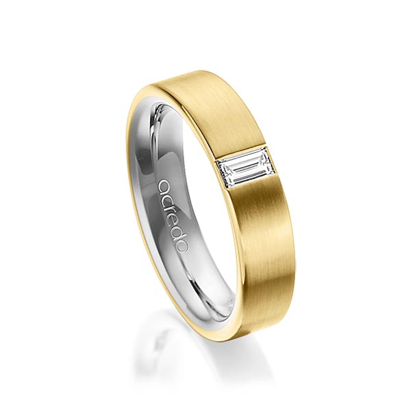 bicolor Trauring/Ehering in außen Gelbgold 585 , innen Graugold 585 mit zus. 0,2 ct. Baguette-Diamant tw, vs von acredo - A-1481-9 bicolor Trauring/Ehering in außen Gelbgold 585 , innen Graugold 585 mit zus. 0,2 ct. Baguette-Diamant tw, vs von acredo - A-1481-9