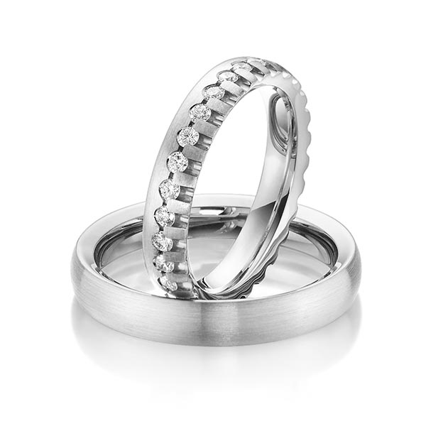 Paar klassische Memoire-Trauringe/Eheringe in aussen Weissgold 585 , innen Weissgold 585 vollausgefasst mit zus. 0,85 ct. Brillant tw, si von Steinberg - Q-1470-3 Paar klassische Memoire-Trauringe/Eheringe in aussen Weissgold 585 , innen Weissgold 585 vollausgefasst mit zus. 0,85 ct. Brillant tw, si von Steinberg - Q-1470-3