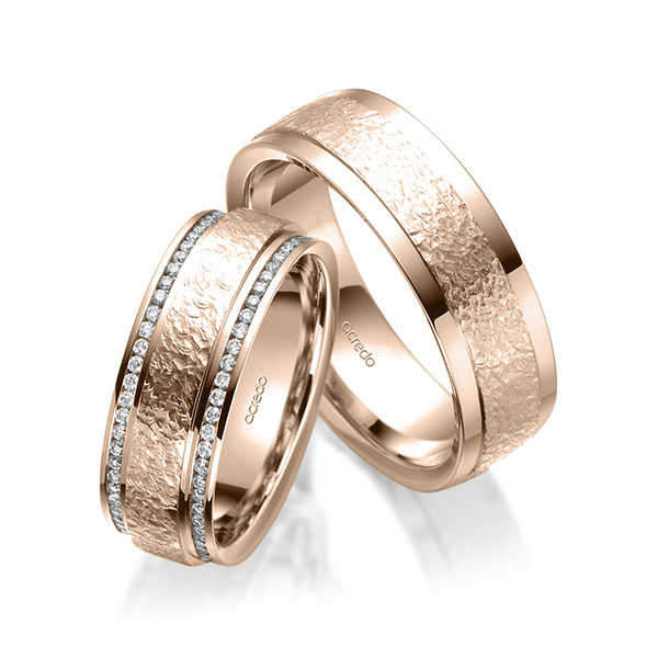 Paar klassische Memoire-Trauringe/Eheringe in Rotgold 585 , crushed Struktur vollausgefasst mit zus. 0,59 ct. Brillant tw, si von acredo - A-2054-19 Paar klassische Memoire-Trauringe/Eheringe in Rotgold 585 , crushed Struktur vollausgefasst mit zus. 0,59 ct. Brillant tw, si von acredo - A-2054-19