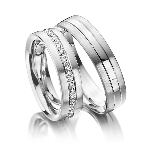 Paar klassische Memoire-Trauringe/Eheringe in Weissgold 585 vollausgefasst mit zus. 0,48 ct. Brillant tw, si von Steinberg - Q-1090-2 Paar klassische Memoire-Trauringe/Eheringe in Weissgold 585 vollausgefasst mit zus. 0,48 ct. Brillant tw, si von Steinberg - Q-1090-2