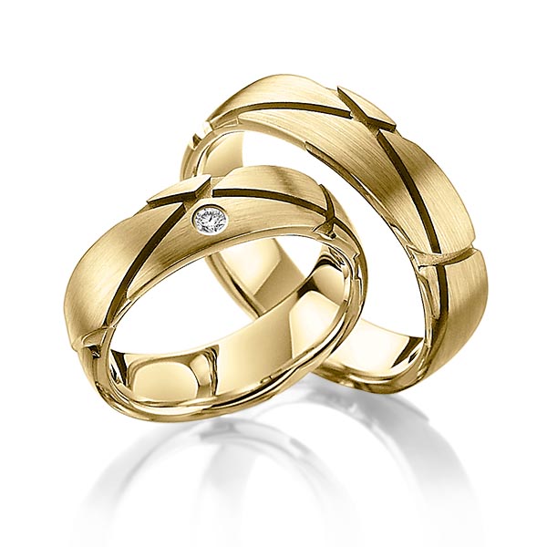 Paar klassische Trauringe/Eheringe in außen Gelbgold 585 , innen Gelbgold 585 mit zus. 0,04 ct. Brillant tw, si von Steinberg - T-1070-3 Paar klassische Trauringe/Eheringe in außen Gelbgold 585 , innen Gelbgold 585 mit zus. 0,04 ct. Brillant tw, si von Steinberg - T-1070-3