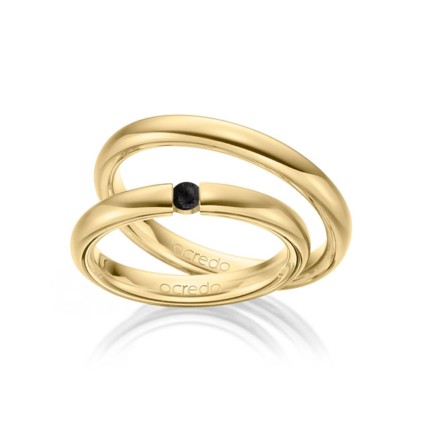Paar klassische Trauringe/Eheringe in aussen Gelbgold 585 , innen Gelbgold 585 mit zus. 0,08 ct. Brillant schwarz von acredo - A-1464-18 Paar klassische Trauringe/Eheringe in aussen Gelbgold 585 , innen Gelbgold 585 mit zus. 0,08 ct. Brillant schwarz von acredo - A-1464-18