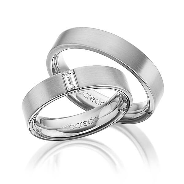 Paar klassische Trauringe/Eheringe in aussen Graugold 585 , innen Graugold 585 mit zus. 0,2 ct. Baguette-Diamant tw, vs von acredo - A-1470-4 Paar klassische Trauringe/Eheringe in aussen Graugold 585 , innen Graugold 585 mit zus. 0,2 ct. Baguette-Diamant tw, vs von acredo - A-1470-4