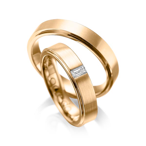 Paar klassische Trauringe/Eheringe in aussen Roségold 585 , innen Roségold 585 mit zus. 0,12 ct. Baguette-Diamant tw, vs von acredo - A-1054-10 Paar klassische Trauringe/Eheringe in aussen Roségold 585 , innen Roségold 585 mit zus. 0,12 ct. Baguette-Diamant tw, vs von acredo - A-1054-10