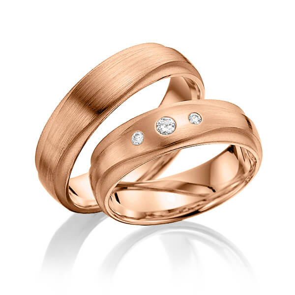 Paar klassische Trauringe/Eheringe in außen Rotgold 585 , innen Rotgold 585 mit zus. 0,05 ct. Brillant tw, si von Steinberg - T-1061-4 Paar klassische Trauringe/Eheringe in außen Rotgold 585 , innen Rotgold 585 mit zus. 0,05 ct. Brillant tw, si von Steinberg - T-1061-4