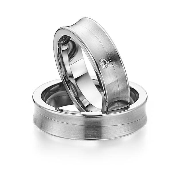 Paar klassische Trauringe/Eheringe in Edelstahl mit zus. 0,03 ct. Brillant tw, si von 123gold - Y-1299-14 Paar klassische Trauringe/Eheringe in Edelstahl mit zus. 0,03 ct. Brillant tw, si von 123gold - Y-1299-14
