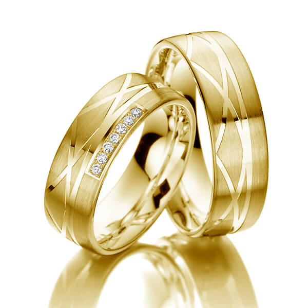 Paar klassische Trauringe/Eheringe in Gelbgold 375 mit zus. 0,07 ct. Brillant tw, si von Steinberg - T-1105-2 Paar klassische Trauringe/Eheringe in Gelbgold 375 mit zus. 0,07 ct. Brillant tw, si von Steinberg - T-1105-2