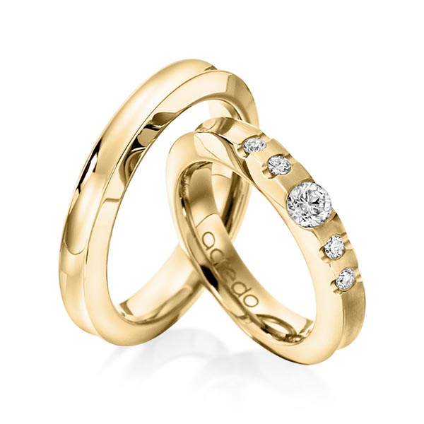 Paar klassische Trauringe/Eheringe in Gelbgold 585 mit 0,3 ct. + zus. 0,12 ct. Brillant tw, si von acredo - A-1118-3 Paar klassische Trauringe/Eheringe in Gelbgold 585 mit 0,3 ct. + zus. 0,12 ct. Brillant tw, si von acredo - A-1118-3