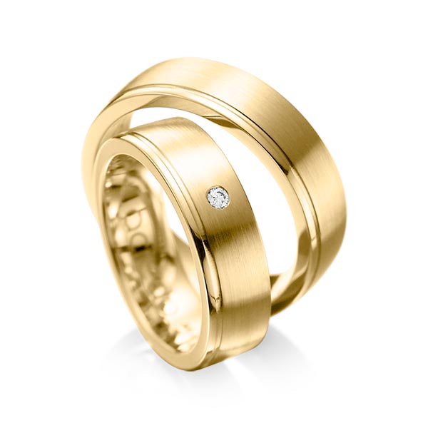 Paar klassische Trauringe/Eheringe in Gelbgold 585 mit zus. 0,03 ct. Brillant tw, si von acredo - A-1095-4 Paar klassische Trauringe/Eheringe in Gelbgold 585 mit zus. 0,03 ct. Brillant tw, si von acredo - A-1095-4