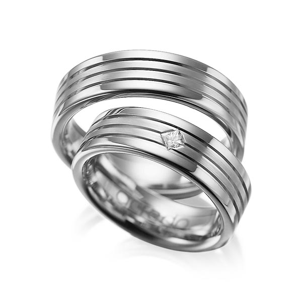 Paar klassische Trauringe/Eheringe in Graugold dunkel 585 mit zus. 0,08 ct. Prinzess-Diamant tw, si von acredo - A-1023-10 Paar klassische Trauringe/Eheringe in Graugold dunkel 585 mit zus. 0,08 ct. Prinzess-Diamant tw, si von acredo - A-1023-10