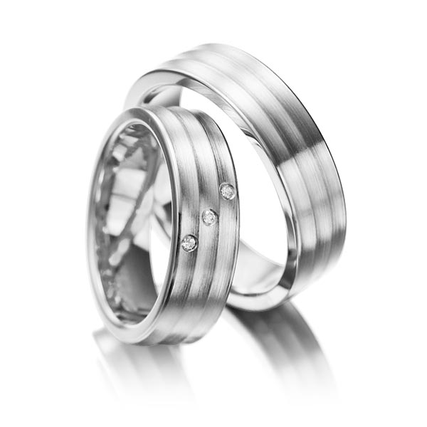 Paar klassische Trauringe/Eheringe in Platin 950 mit zus. 0,03 ct. Brillant tw, si von 123gold - P-1047-2 Paar klassische Trauringe/Eheringe in Platin 950 mit zus. 0,03 ct. Brillant tw, si von 123gold - P-1047-2