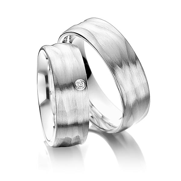 Paar klassische Trauringe/Eheringe in Weißgold 375 mit zus. 0,03 ct. Brillant tw, si von Steinberg - T-1104-3 Paar klassische Trauringe/Eheringe in Weißgold 375 mit zus. 0,03 ct. Brillant tw, si von Steinberg - T-1104-3