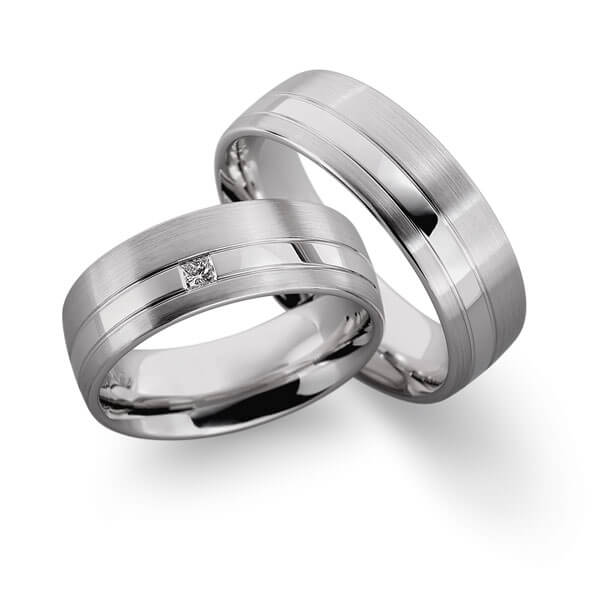 Paar klassische Trauringe/Eheringe in Weißgold 585 mit zus. 0,05 ct. Prinzess-Diamant tw, vs von acredo - S-1019-1 Paar klassische Trauringe/Eheringe in Weißgold 585 mit zus. 0,05 ct. Prinzess-Diamant tw, vs von acredo - S-1019-1