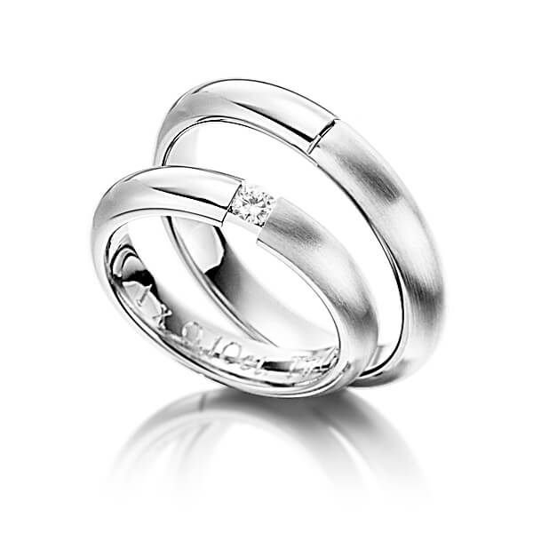Paar klassische Trauringe/Eheringe in Weißgold 585 mit zus. 0,25 ct. Brillant tw, si von 123gold - P-1120-7 Paar klassische Trauringe/Eheringe in Weißgold 585 mit zus. 0,25 ct. Brillant tw, si von 123gold - P-1120-7