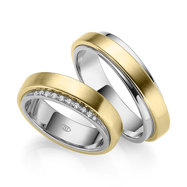 Set Bicolor trouwringen in buiten geelgoud 14 kt. , binnen grijsgoud 14 kt. met in totaal 0,076 ct. Briljant tw/si - UQ-1042-2 Set Bicolor trouwringen in buiten geelgoud 14 kt. , binnen grijsgoud 14 kt. met in totaal 0,076 ct. Briljant tw/si - UQ-1042-2
