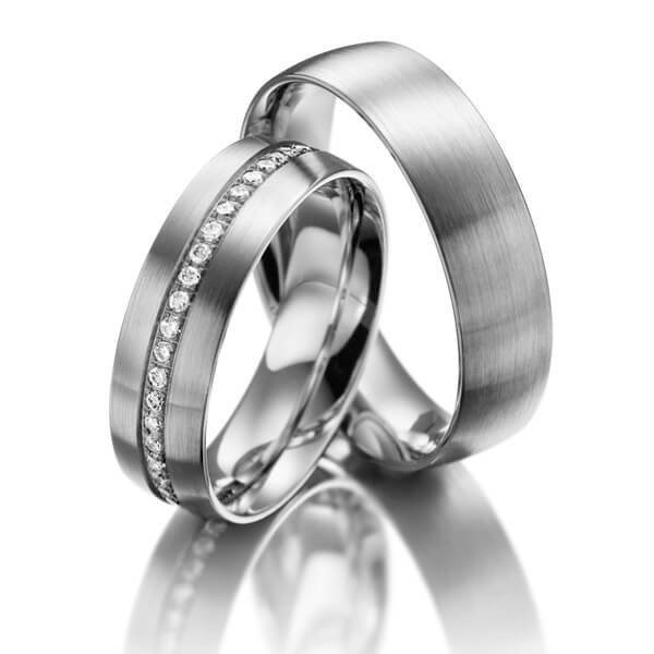 Set Klassieke Memoire-trouwringen in buiten witgoud 14 kt. , binnen witgoud 14 kt. half gezet met in totaal 0,21 ct. Briljant tw/si - NP-1081-1 Set Klassieke Memoire-trouwringen in buiten witgoud 14 kt. , binnen witgoud 14 kt. half gezet met in totaal 0,21 ct. Briljant tw/si - NP-1081-1