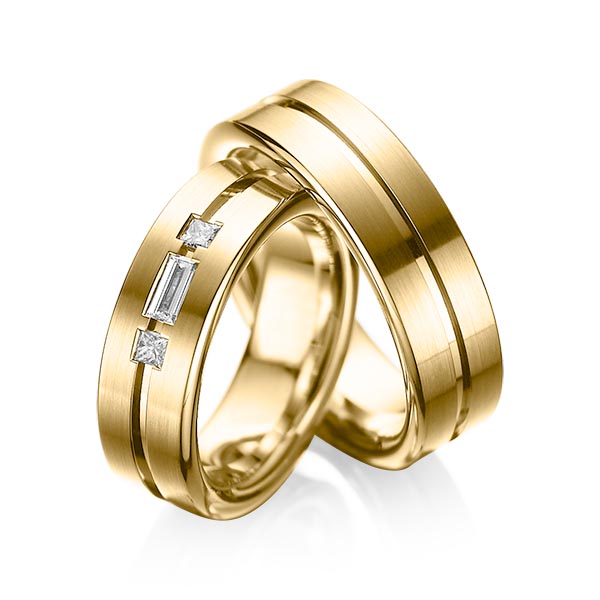 Set Klassieke trouwringen in geelgoud 14 kt. met in totaal 0,22 ct. Baguette-Diamant & Princess-Diamant tw,vs van acredo - A-1011-4 Set Klassieke trouwringen in geelgoud 14 kt. met in totaal 0,22 ct. Baguette-Diamant & Princess-Diamant tw,vs van acredo - A-1011-4