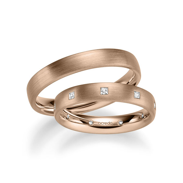 Set klassieke trouwringen in roodgoud 14 kt. met in totaal 0,27 ct. Princess-Diamant tw/si van acredo - A-1004-10 Set klassieke trouwringen in roodgoud 14 kt. met in totaal 0,27 ct. Princess-Diamant tw/si van acredo - A-1004-10