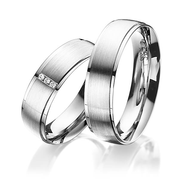 Set Klassieke trouwringen in witgoud 14 kt. met in totaal 0,03 ct. Briljant tw/si van acredo - A-3005-1 Set Klassieke trouwringen in witgoud 14 kt. met in totaal 0,03 ct. Briljant tw/si van acredo - A-3005-1