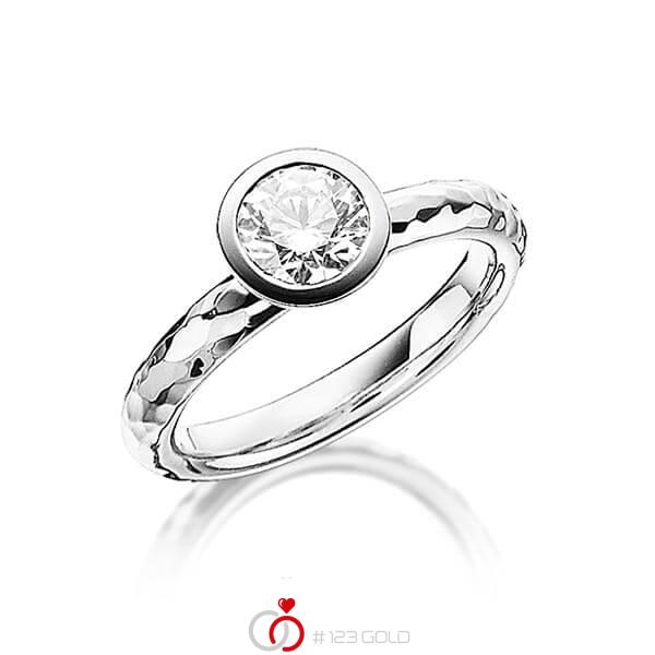 klassischer Trauring/Ehering in Weißgold 585 gehämmert Struktur mit 1 ct. Brillant r, if von acredo - A-1250-5 klassischer Trauring/Ehering in Weißgold 585 gehämmert Struktur mit 1 ct. Brillant r, if von acredo - A-1250-5