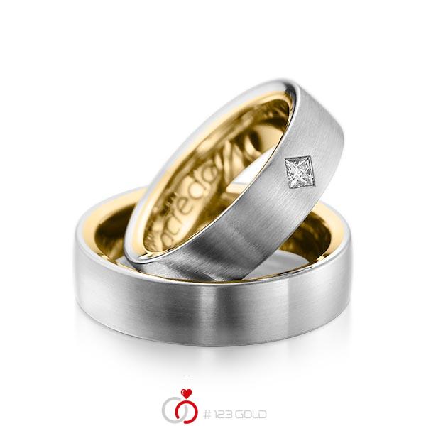 Paar bicolor Trauringe/Eheringe in außen Graugold 585 , innen Gelbgold 585 mit zus. 0,12 ct. Prinzess-Diamant tw, si von acredo - A-1073-1 Paar bicolor Trauringe/Eheringe in außen Graugold 585 , innen Gelbgold 585 mit zus. 0,12 ct. Prinzess-Diamant tw, si von acredo - A-1073-1