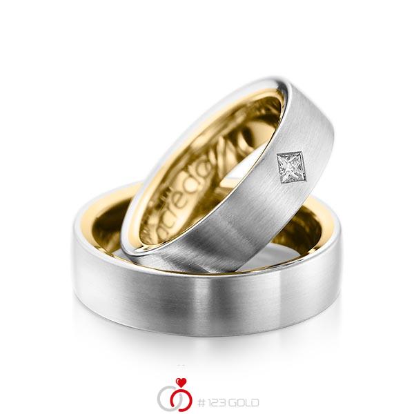 Paar bicolor Trauringe/Eheringe in außen Platin 950 , innen Gelbgold 750 mit zus. 0,12 ct. Prinzess-Diamant tw, si von acredo - A-1073-2 Paar bicolor Trauringe/Eheringe in außen Platin 950 , innen Gelbgold 750 mit zus. 0,12 ct. Prinzess-Diamant tw, si von acredo - A-1073-2