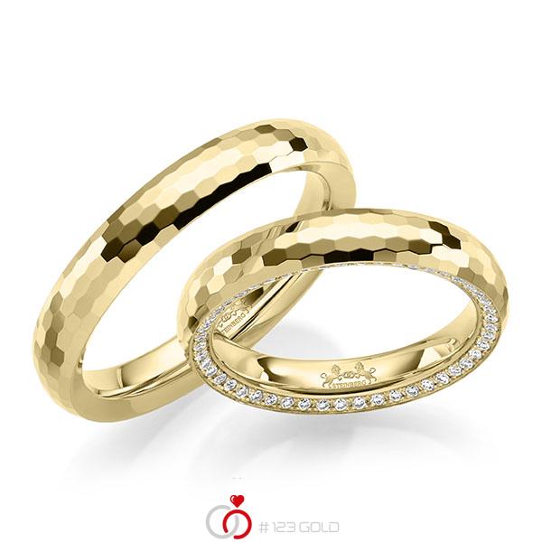 Paar klassische Memoire-Trauringe/Eheringe in Gelbgold 585 vollausgefasst mit zus. 0,255 ct. Brillant tw, si von Steinberg - Q-1681-2 Paar klassische Memoire-Trauringe/Eheringe in Gelbgold 585 vollausgefasst mit zus. 0,255 ct. Brillant tw, si von Steinberg - Q-1681-2