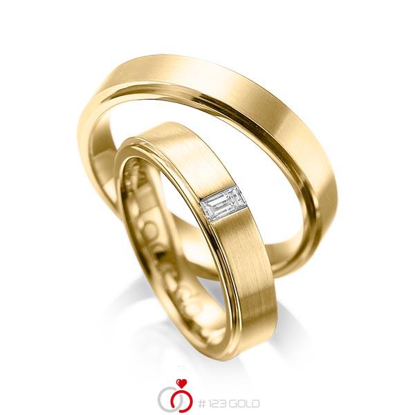 Paar klassische Trauringe/Eheringe in aussen Gelbgold 585 , innen Gelbgold 585 mit zus. 0,12 ct. Baguette-Diamant tw, vs von acredo - A-1054-11 Paar klassische Trauringe/Eheringe in aussen Gelbgold 585 , innen Gelbgold 585 mit zus. 0,12 ct. Baguette-Diamant tw, vs von acredo - A-1054-11