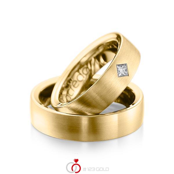 Paar klassische Trauringe/Eheringe in außen Gelbgold 585 , innen Gelbgold 585 mit zus. 0,12 ct. Prinzess-Diamant tw, si von acredo - A-1073-8 Paar klassische Trauringe/Eheringe in außen Gelbgold 585 , innen Gelbgold 585 mit zus. 0,12 ct. Prinzess-Diamant tw, si von acredo - A-1073-8