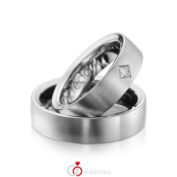 Paar klassische Trauringe/Eheringe in außen Graugold 585 , innen Graugold 585 mit zus. 0,12 ct. Prinzess-Diamant tw, si von acredo - A-1073-11 Paar klassische Trauringe/Eheringe in außen Graugold 585 , innen Graugold 585 mit zus. 0,12 ct. Prinzess-Diamant tw, si von acredo - A-1073-11