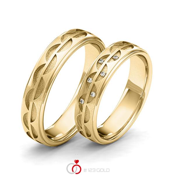Paar klassische Trauringe/Eheringe in Gelbgold 585 Laser Struktur mit zus. 0,03 ct. Brillant tw, si von 123gold - Y-1412-6 Paar klassische Trauringe/Eheringe in Gelbgold 585 Laser Struktur mit zus. 0,03 ct. Brillant tw, si von 123gold - Y-1412-6