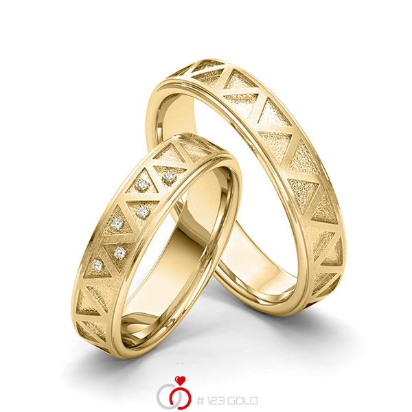 Paar klassische Trauringe/Eheringe in Gelbgold 585 Laser Struktur mit zus. 0,045 ct. Brillant tw, si von 123gold - Y-1405-6 Paar klassische Trauringe/Eheringe in Gelbgold 585 Laser Struktur mit zus. 0,045 ct. Brillant tw, si von 123gold - Y-1405-6