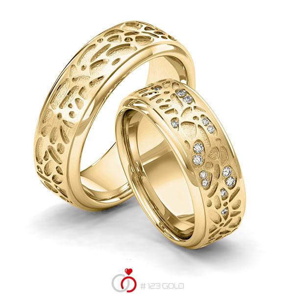 Paar klassische Trauringe/Eheringe in Gelbgold 585 Laser Struktur mit zus. 0,1 ct. Brillant tw, si von 123gold - Y-1389-6 Paar klassische Trauringe/Eheringe in Gelbgold 585 Laser Struktur mit zus. 0,1 ct. Brillant tw, si von 123gold - Y-1389-6