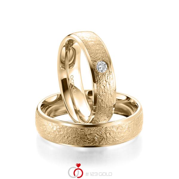 Paar klassische Trauringe/Eheringe in Roségold 585 , crushed Struktur mit zus. 0,08 ct. Brillant tw, si von acredo - A-1961-5 Paar klassische Trauringe/Eheringe in Roségold 585 , crushed Struktur mit zus. 0,08 ct. Brillant tw, si von acredo - A-1961-5