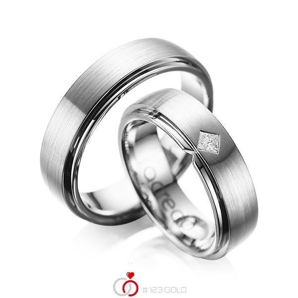 Set Klassieke trouwringen in buiten grijsgoud 14 kt. , binnen grijsgoud 14 kt. met in totaal 0,1 ct. Princess-Diamant tw/si van acredo - A-1061-11 Set Klassieke trouwringen in buiten grijsgoud 14 kt. , binnen grijsgoud 14 kt. met in totaal 0,1 ct. Princess-Diamant tw/si van acredo - A-1061-11
