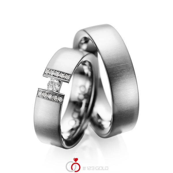 Set klassieke trouwringen in grijsgoud 14 kt. met in totaal 0,15 ct. Briljant tw/si van acredo - A-1033-5 Set klassieke trouwringen in grijsgoud 14 kt. met in totaal 0,15 ct. Briljant tw/si van acredo - A-1033-5