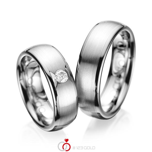 Set Klassieke trouwringen in grijsgoud 14 kt. met in totaal 0,15 ct. Briljant tw/si van acredo - A-1065-11 Set Klassieke trouwringen in grijsgoud 14 kt. met in totaal 0,15 ct. Briljant tw/si van acredo - A-1065-11