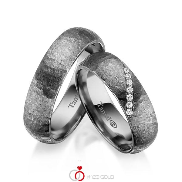 Set klassieke trouwringen in Tantalum met in totaal 0,07 ct. Briljant tw/si - UQ-1060-1 Set klassieke trouwringen in Tantalum met in totaal 0,07 ct. Briljant tw/si - UQ-1060-1