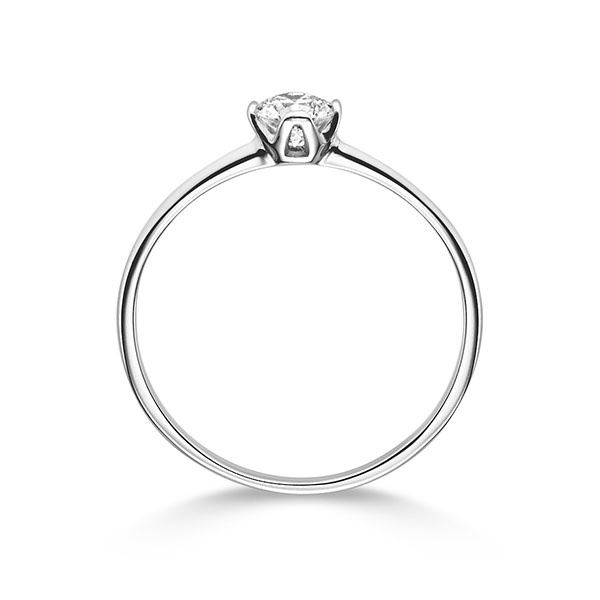 Diamond ring with 4 prong setting