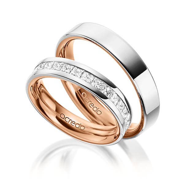 Paar bicolor Memoire-Trauringe/Eheringe in außen Graugold 585 , innen Rotgold 585 halbausgefasst mit zus. 1,05 ct. Prinzess-Diamant tw, si von acredo - A-1533-3 Paar bicolor Memoire-Trauringe/Eheringe in außen Graugold 585 , innen Rotgold 585 halbausgefasst mit zus. 1,05 ct. Prinzess-Diamant tw, si von acredo - A-1533-3