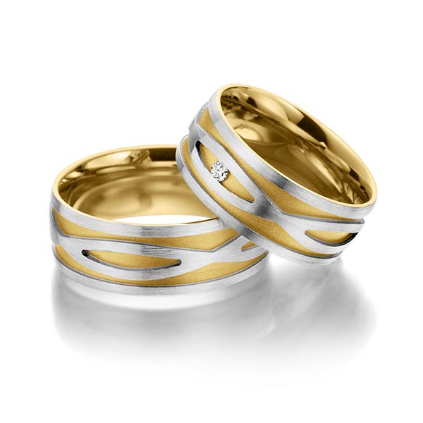 Paar bicolor Trauringe/Eheringe in außen Graugold 585 , innen Gelbgold 585 mit zus. 0,04 ct. Brillant tw, si von Steinberg - T-1067-5 Paar bicolor Trauringe/Eheringe in außen Graugold 585 , innen Gelbgold 585 mit zus. 0,04 ct. Brillant tw, si von Steinberg - T-1067-5