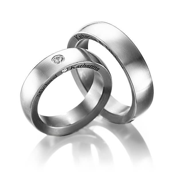 Paar bicolor Trauringe/Eheringe in aussen Weissgold 585 , innen Graugold dunkel 585 mit zus. 0,11 ct. Brillant tw, si von Steinberg - Q-1256-17 Paar bicolor Trauringe/Eheringe in aussen Weissgold 585 , innen Graugold dunkel 585 mit zus. 0,11 ct. Brillant tw, si von Steinberg - Q-1256-17