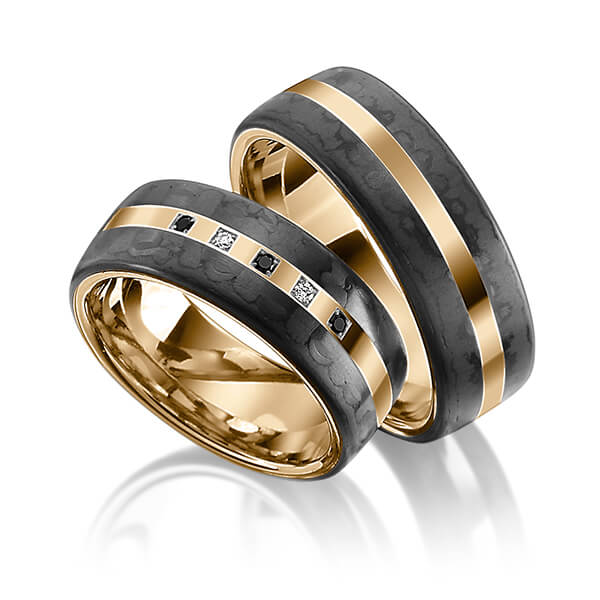 Paar Carbon Trauringe/Eheringe in Roségold 585 Carbon-Einzug mit zus. 0,05 ct. Brillant schwarz tw, si von 123GOLD - Y-1321-4 Paar Carbon Trauringe/Eheringe in Roségold 585 Carbon-Einzug mit zus. 0,05 ct. Brillant schwarz tw, si von 123GOLD - Y-1321-4