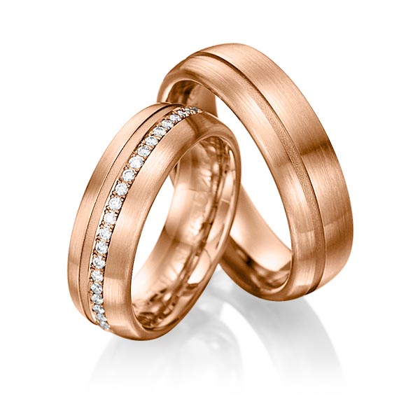 Paar klassische Memoire-Trauringe/Eheringe in Rotgold 585 halbausgefasst mit zus. 0,176 ct. Brillant tw, si von Steinberg - Q-1199-12 Paar klassische Memoire-Trauringe/Eheringe in Rotgold 585 halbausgefasst mit zus. 0,176 ct. Brillant tw, si von Steinberg - Q-1199-12