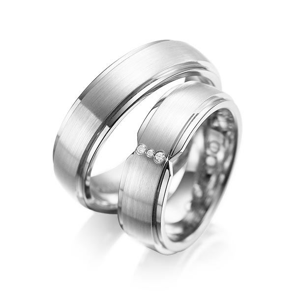 Paar klassische Trauringe/Eheringe in außen Weißgold 585 , innen Weißgold 585 mit zus. 0,025 ct. Brillant tw, si von acredo - A-1063-7 Paar klassische Trauringe/Eheringe in außen Weißgold 585 , innen Weißgold 585 mit zus. 0,025 ct. Brillant tw, si von acredo - A-1063-7