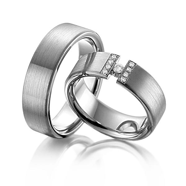 Paar klassische Trauringe/Eheringe in Palladium 585 mit zus. 0,13 ct. Brillant tw, si von Steinberg - Q-1128-1 Paar klassische Trauringe/Eheringe in Palladium 585 mit zus. 0,13 ct. Brillant tw, si von Steinberg - Q-1128-1