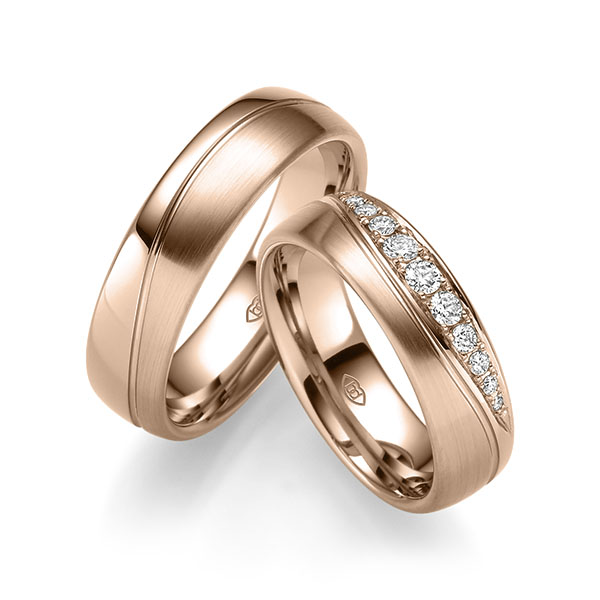 Paar klassische Trauringe/Eheringe in Rotgold 585 mit zus. 0,24 ct. Brillant w, si von Merii - M-1308-5 Paar klassische Trauringe/Eheringe in Rotgold 585 mit zus. 0,24 ct. Brillant w, si von Merii - M-1308-5
