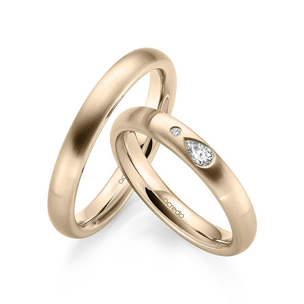 Paar klassische Trauringe/Eheringe in Signature Gold 585 mit zus. 0,108 ct. Brillant tw, vs tw, si von acredo - A-2138-11