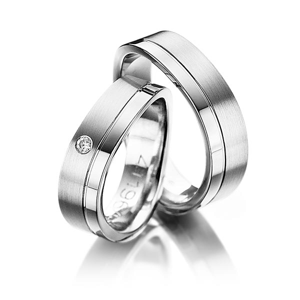 Paar klassische Trauringe/Eheringe in Weissgold 585 mit zus. 0,04 ct. Brillant tw, si von 123gold - P-1113-9 Paar klassische Trauringe/Eheringe in Weissgold 585 mit zus. 0,04 ct. Brillant tw, si von 123gold - P-1113-9