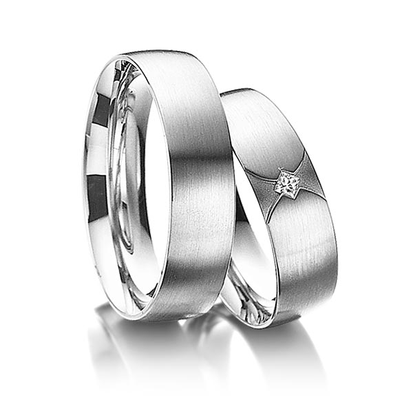 Paar klassische Trauringe/Eheringe in Weißgold 585 mit zus. 0,04 ct. Prinzess-Diamant tw, si von acredo - A-3010-1 Paar klassische Trauringe/Eheringe in Weißgold 585 mit zus. 0,04 ct. Prinzess-Diamant tw, si von acredo - A-3010-1